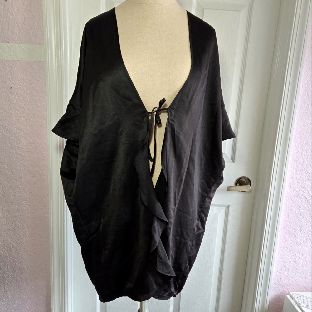 Victoria’s Secret black ruffle Sleeves satin Robe One Size New Lingerie Kimono